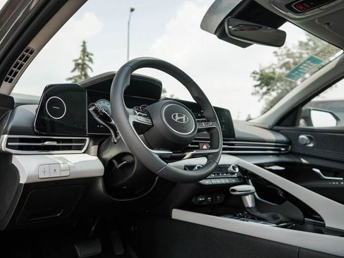 New 2026 Hyundai Elantra Limited FWD image 17