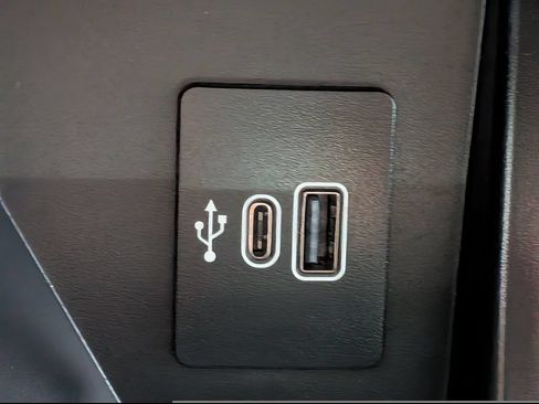 Used 2025 Ford F150 Raptor AWD/4WD image 24