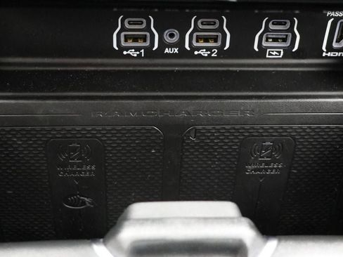 Used 2025 RAM 1500 Laramie w/ Night Edition image 37