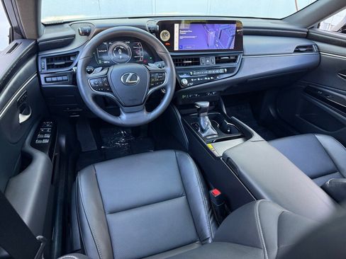 Certified 2025 Lexus ES 300h w/ Premium Package image 13