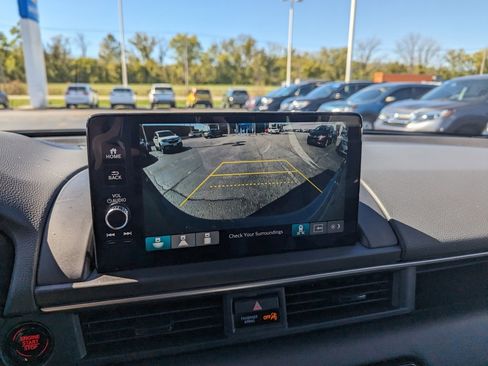 New 2025 Honda Pilot Touring image 17