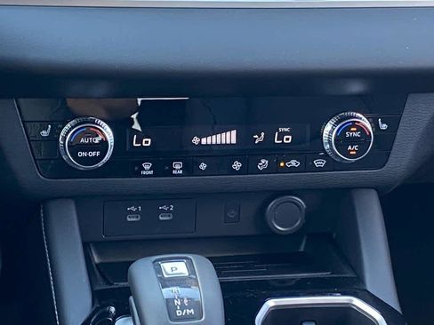 New 2025 Mitsubishi Outlander SE image 6