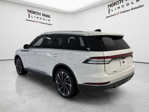Used 2026 Lincoln Aviator Reserve AWD/4WD image 4