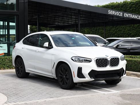 Used 2023 BMW X4 xDrive30i w/ M Sport Package image 2