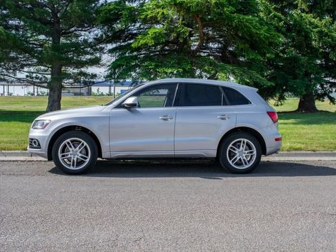 Used 2016 Audi Q5 2.0T Premium Plus w/ Premium Plus Package image 3