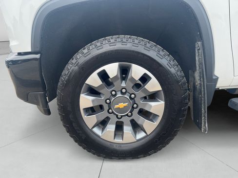 Used 2023 Chevrolet Silverado 2500 Custom w/ Custom Convenience Package AWD/4WD image 14