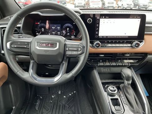 Used 2024 GMC Canyon AT4 image 13