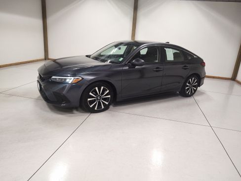 Used 2024 Honda Civic EX-L image 4