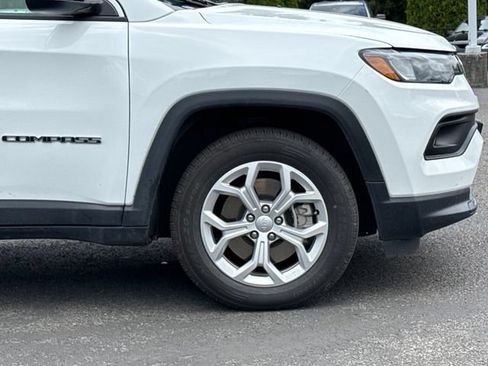Used 2024 Jeep Compass Latitude AWD/4WD image 7