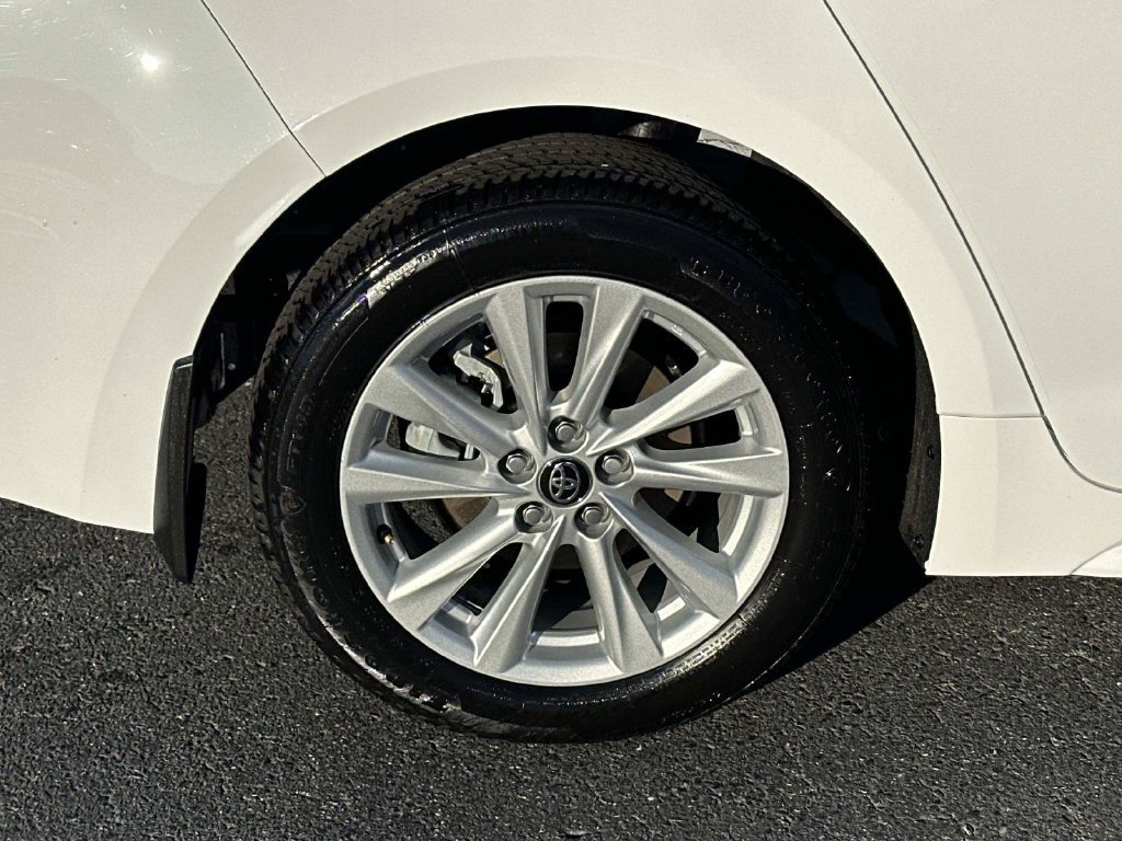 Used 2026 Toyota Corolla LE w/ LE Premium Package FWD image 9