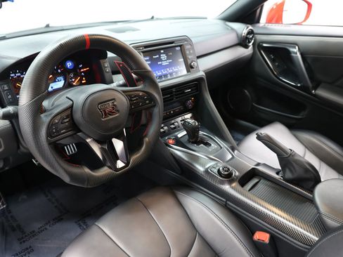 Used 2019 Nissan GT-R Premium w/ Premium Interior Package AWD/4WD image 21
