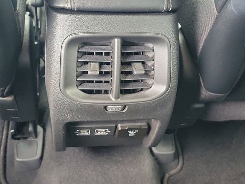 Used 2023 Jeep Cherokee Altitude Lux image 24