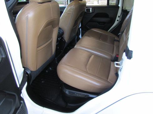 Used 2021 Jeep Wrangler Unlimited Sahara w/ Cold Weather Group image 18