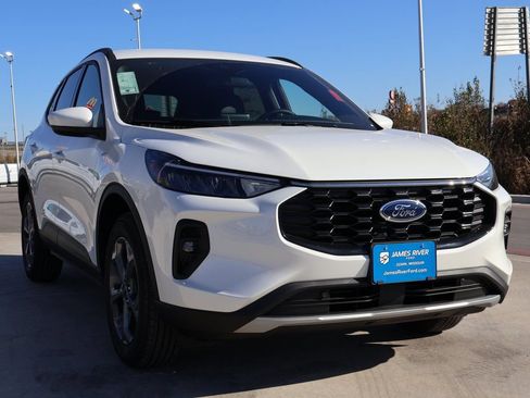 New 2026 Ford Escape ST-Line Select w/ Class II Trailer Tow Package image 6