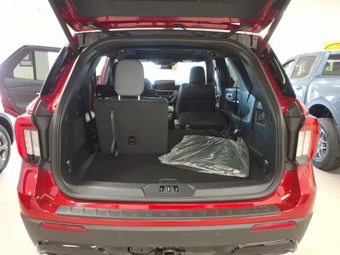 New 2026 Ford Explorer ST-Line w/ ST-Line Street Pack image 7