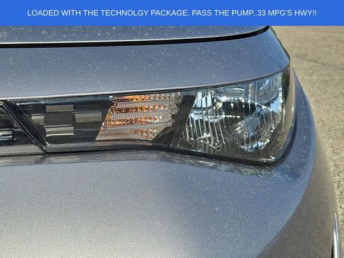 Used 2025 Kia Soul LX w/ LX Technology Package FWD image 9