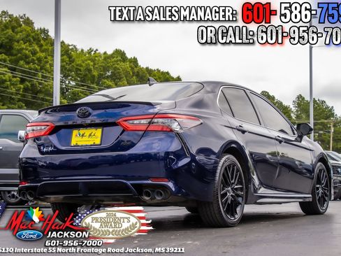 Used 2022 Toyota Camry XSE FWD image 6