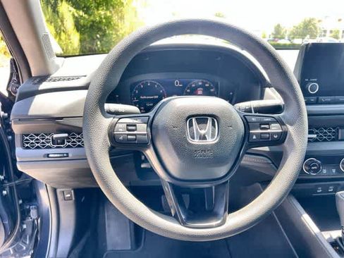 Used 2023 Honda Accord EX image 17
