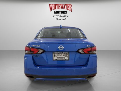 Used 2022 Nissan Versa SV w/ Trunk Package FWD image 3