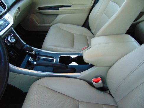 Used 2013 Honda Accord Touring image 47