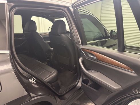 Used 2018 BMW X3 xDrive30i image 7