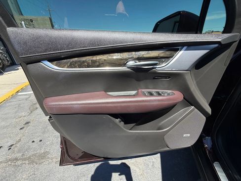 Used 2020 Cadillac XT6 Premium Luxury AWD/4WD image 11