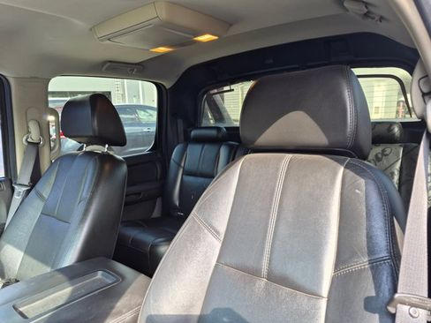 Used 2007 Chevrolet Avalanche LT w/ LT Preferred Equipment Group RWD image 16