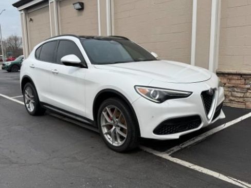 Used 2018 Alfa Romeo Stelvio Ti Sport AWD/4WD image 1