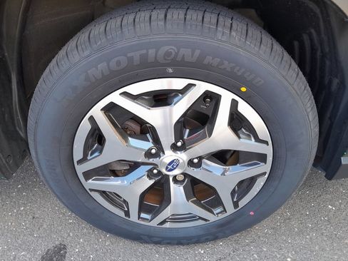 Used 2023 Subaru Forester Premium AWD/4WD image 43