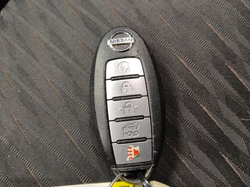 Used 2019 Nissan Rogue SV image 32