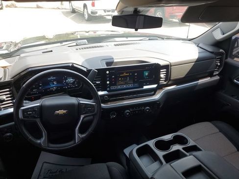 Used 2022 Chevrolet Silverado 1500 LT AWD/4WD image 24