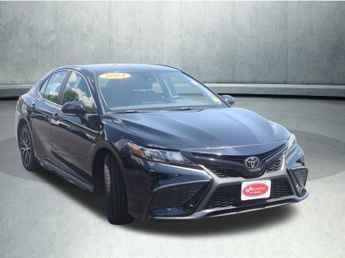 Used 2024 Toyota Camry SE FWD image 16