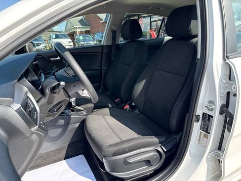Used 2022 Kia Rio LX FWD image 2