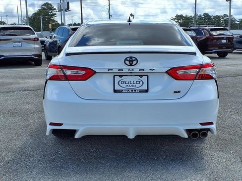 Used 2020 Toyota Camry SE FWD image 9