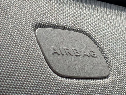 Used 2019 INFINITI QX30 w/ Navigation Package image 10