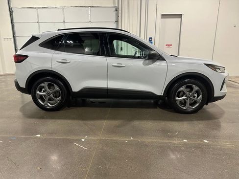 Used 2025 Ford Escape ST-Line FWD image 4