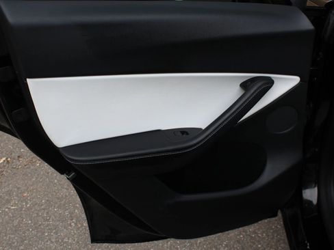 Used 2021 Tesla Model Y Performance AWD/4WD image 18