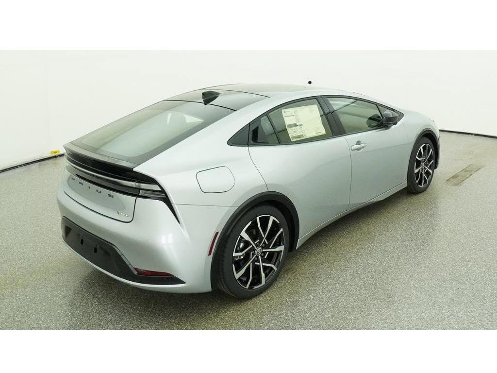 New 2026 Toyota Prius Plug-In Hybrid FWD image 9