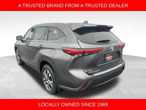 Used 2023 Toyota Highlander XLE w/ Protection Package #3 (TMS) image 3