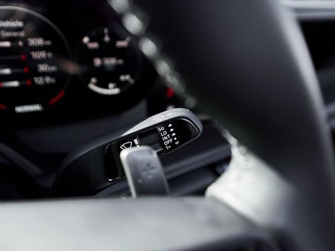 Used 2024 Porsche 911 Carrera GTS w/ Premium Package image 47