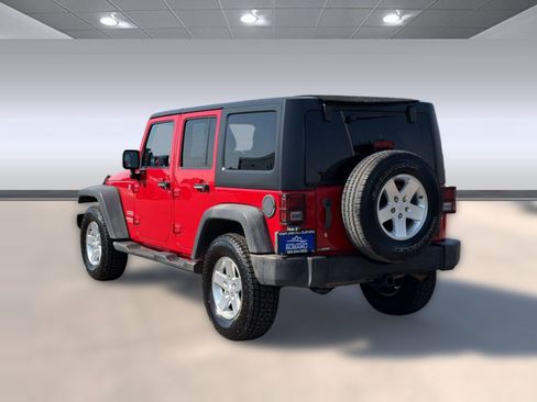 Used 2012 Jeep Wrangler Unlimited Sport AWD/4WD image 3