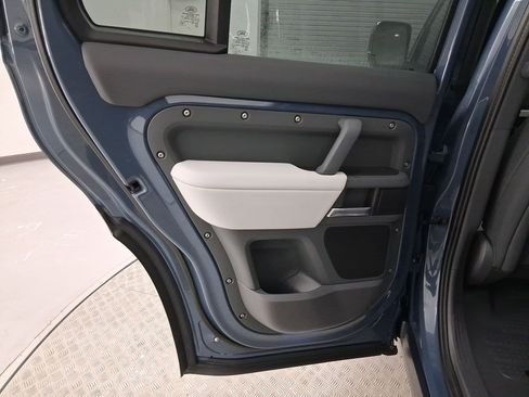 Used 2025 Land Rover Defender 110 S image 29