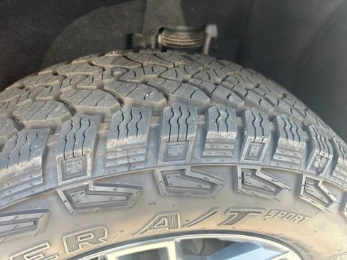 Used 2026 GMC Terrain AT4 w/ Technology Package II AWD/4WD image 3