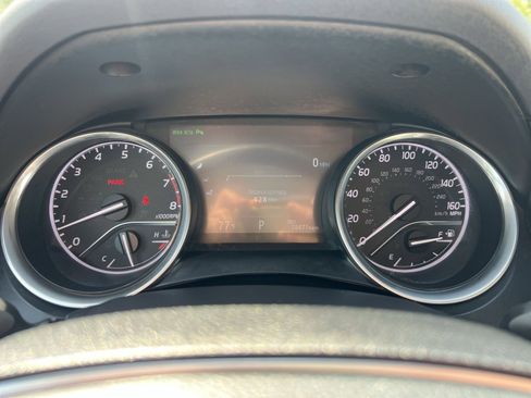 Used 2018 Toyota Camry XLE FWD image 17
