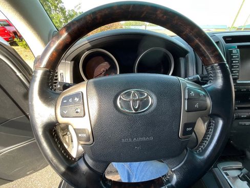 Used 2009 Toyota Land Cruiser image 14