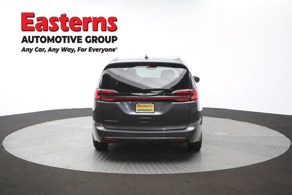Used 2023 Chrysler Pacifica Touring-L FWD image 41