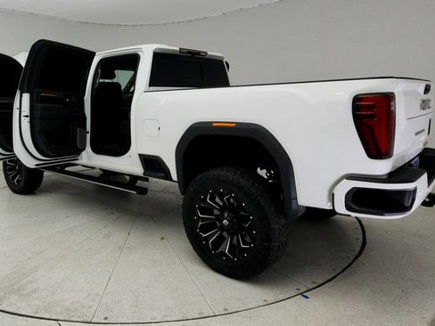 Used 2024 GMC Sierra 2500 Denali w/ Denali Reserve Package AWD/4WD image 12