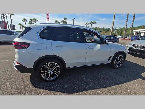 Certified 2025 BMW X5 xDrive50e w/ Premium Package image 30