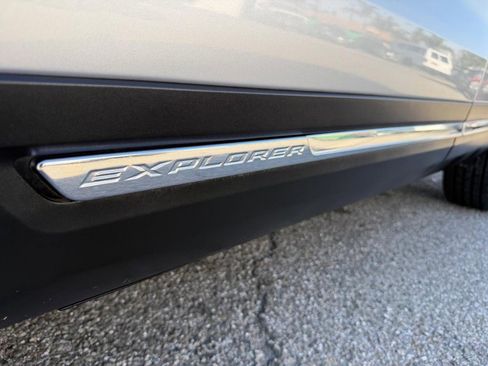 Used 2018 Ford Explorer Limited w/ Ford Safe & Smart Package image 64