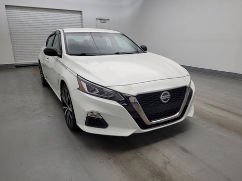 Used 2019 Nissan Altima 2.5 SR image 14
